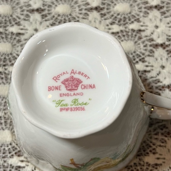 Royal Albert Tea Rose teacup and saucer #839056 - Picture 7 of 10